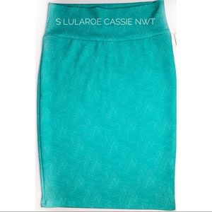 S Lularoe Cassie Skirt